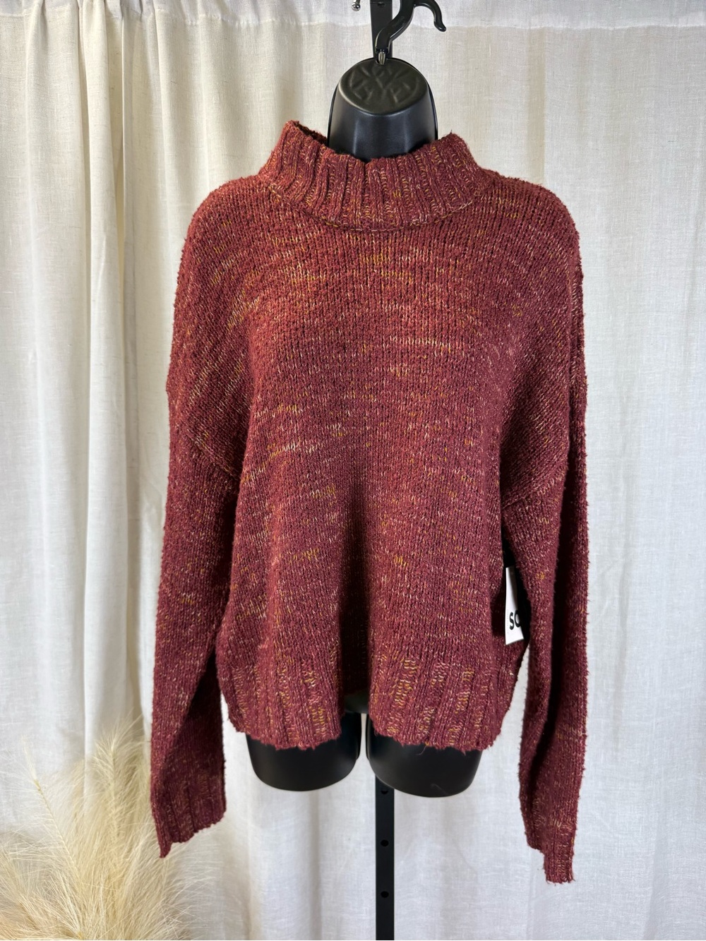 Women's Ribbed Mock Neck Sweater in Burgundy